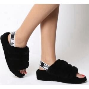 Black UGG Fluff Yeah Slide sheepskin slippers Kids Size 1